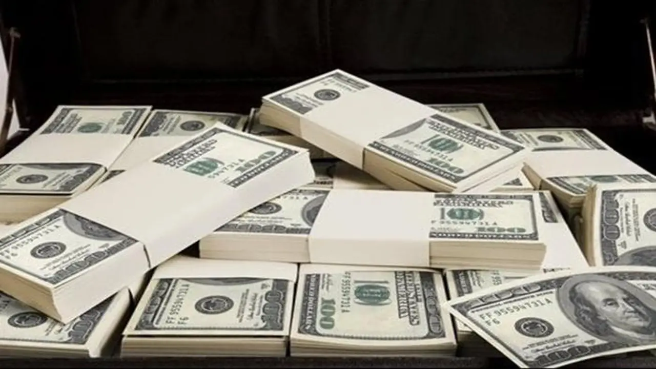 تغيرات مستمرة في سعر الدولار داخل البنوك المصرية خلال تعاملات 28 مارس